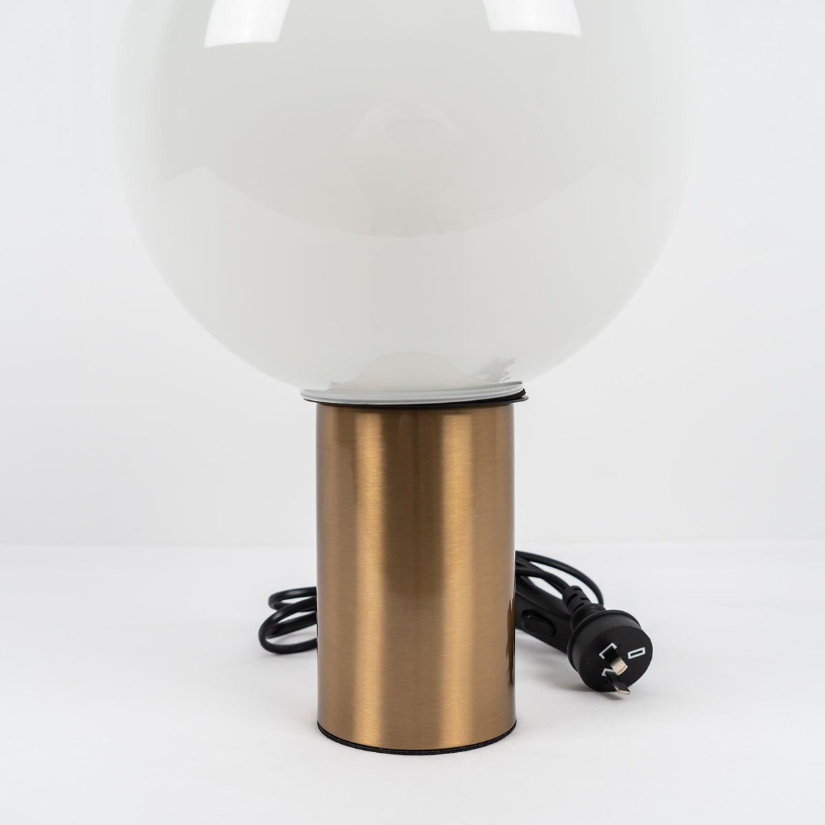 Insken klasyczna lampa stołowa ze szkła