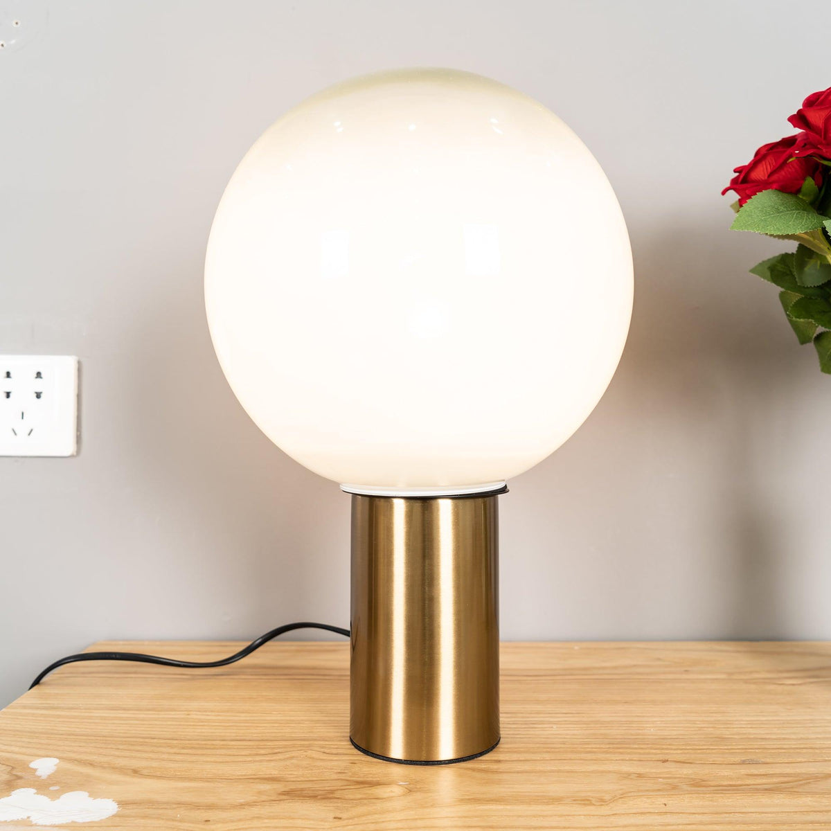 Insken klasyczna lampa stołowa ze szkła