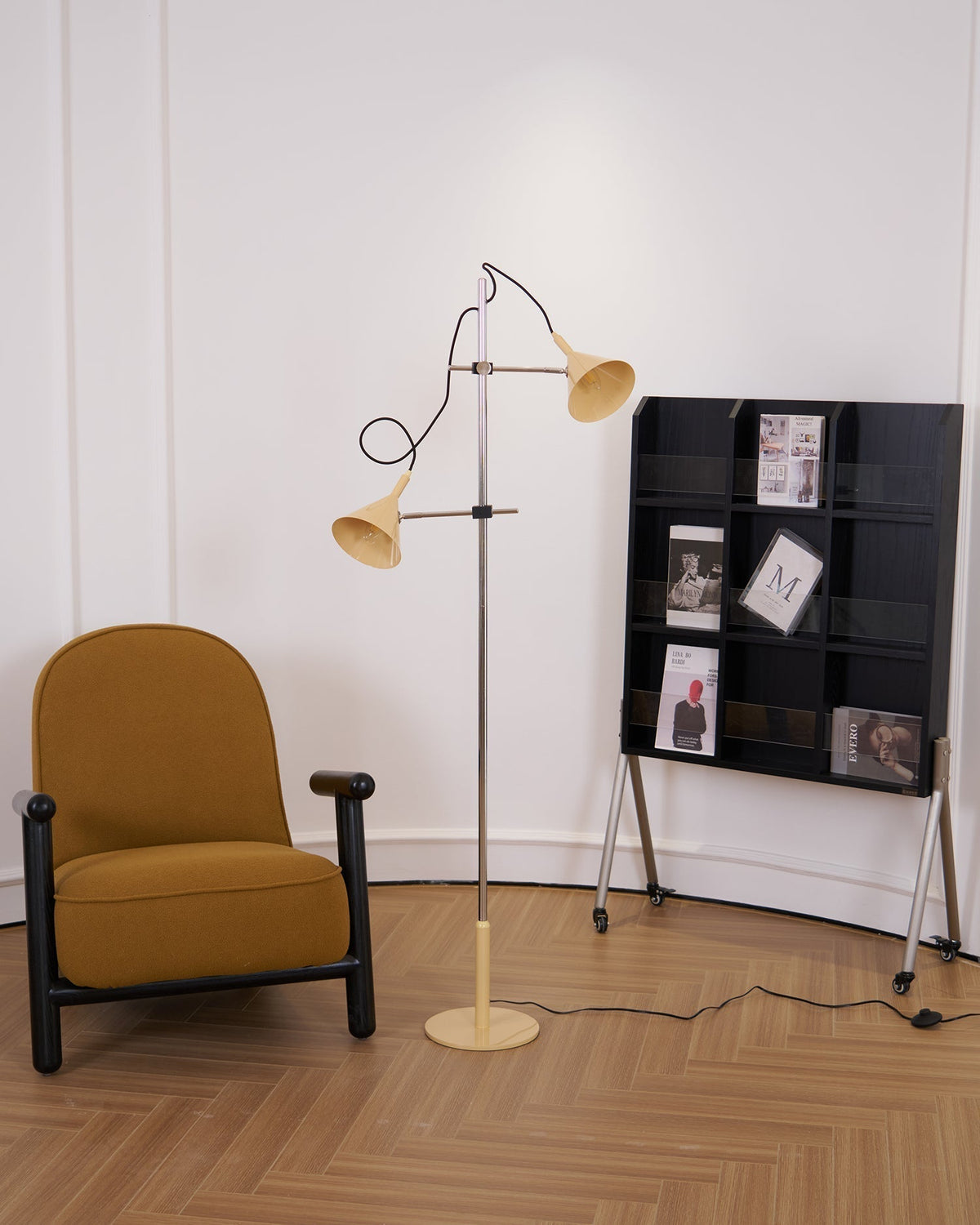 Laiton lampa stojąca