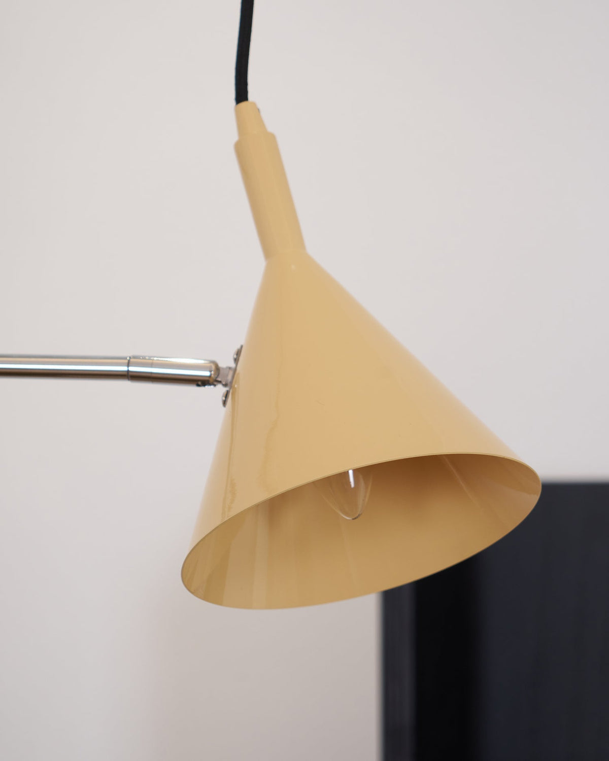 Laiton lampa stojąca