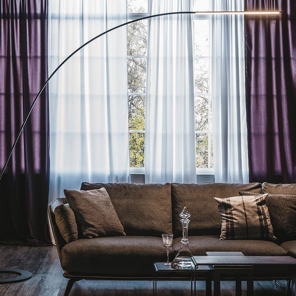 Aurmaril rzeźbiarska lampa stojąca