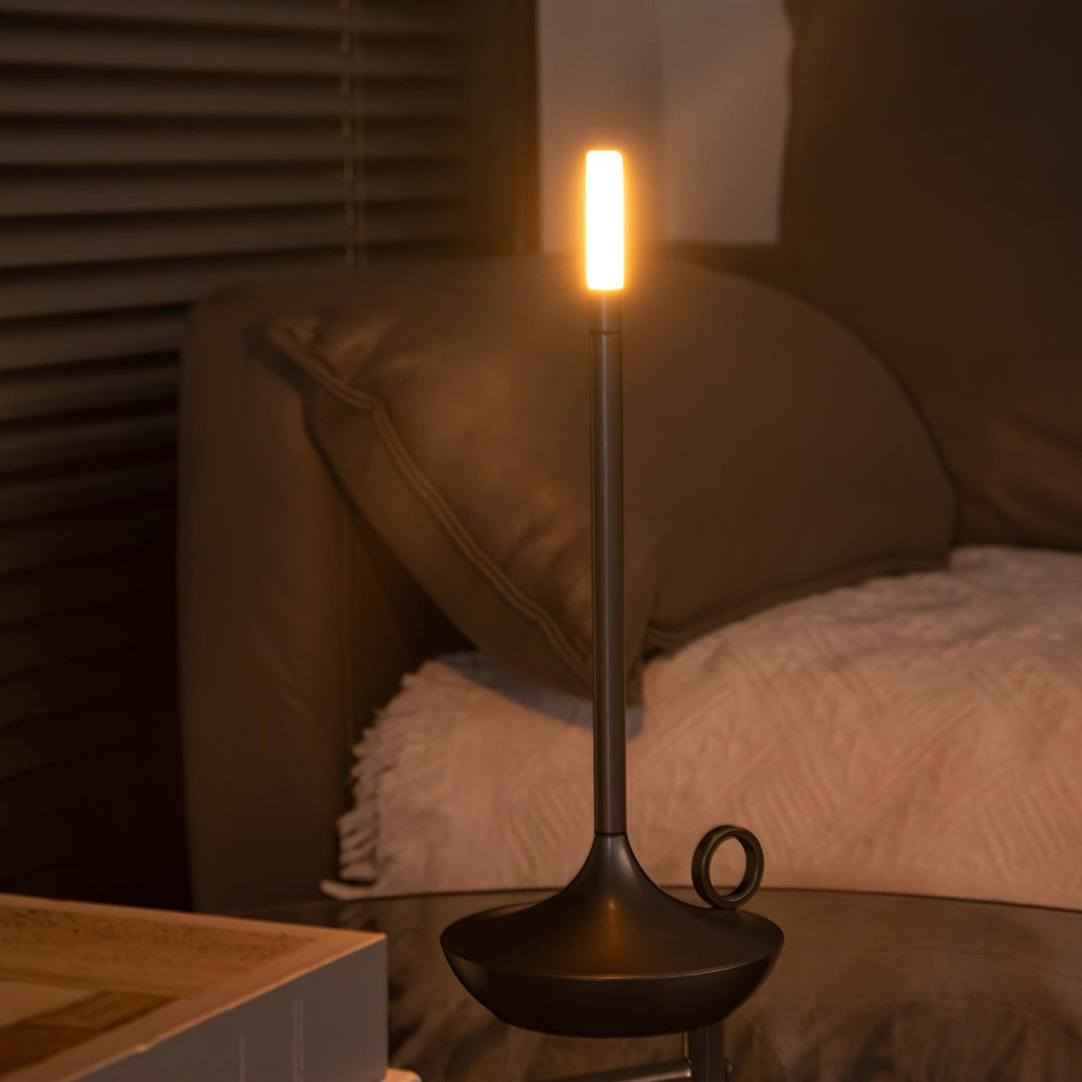 Lampa stołowa Latin