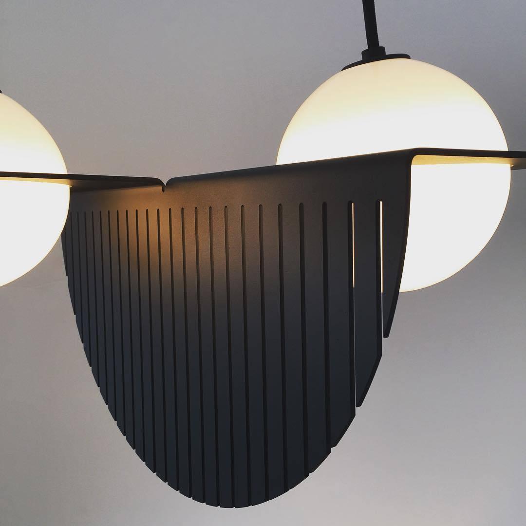 Irenol czarna lampa wisząca w stylu nowoczesnym Laurent