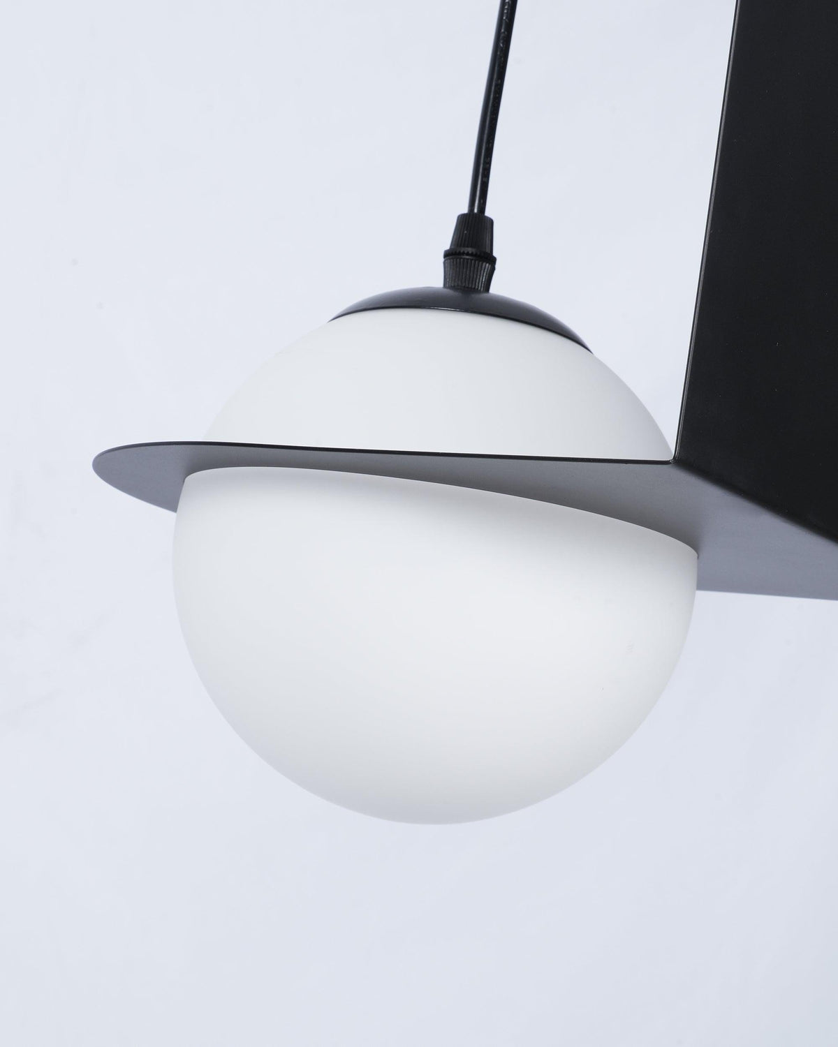 Irenol czarna lampa wisząca w stylu nowoczesnym Laurent