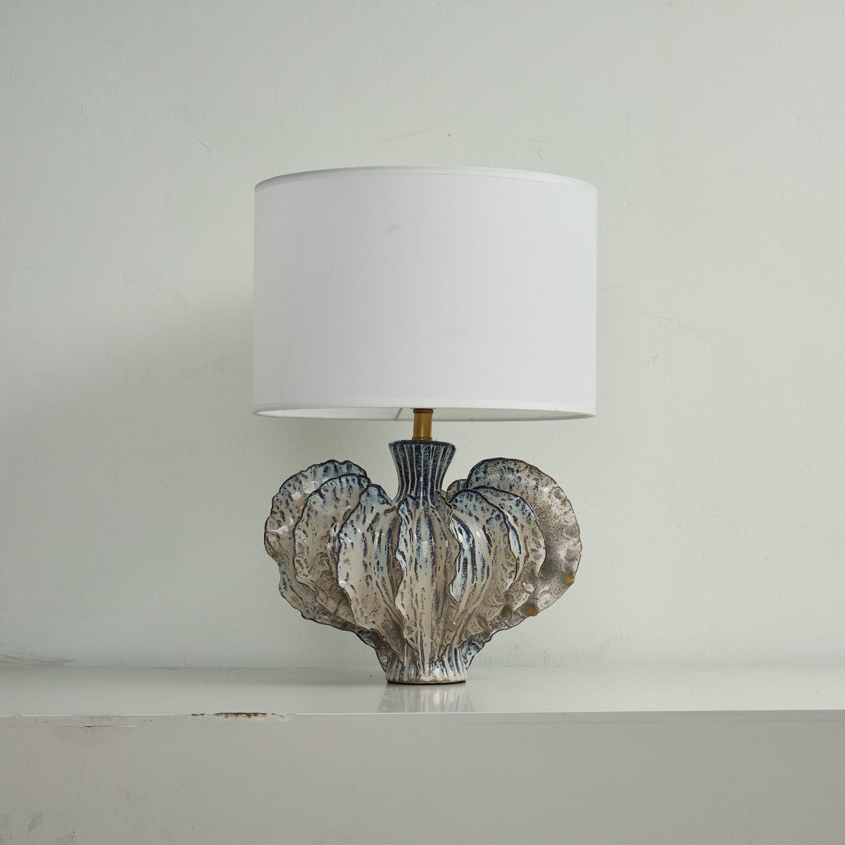 Lampa stołowa ceramiczna w kształcie liścia