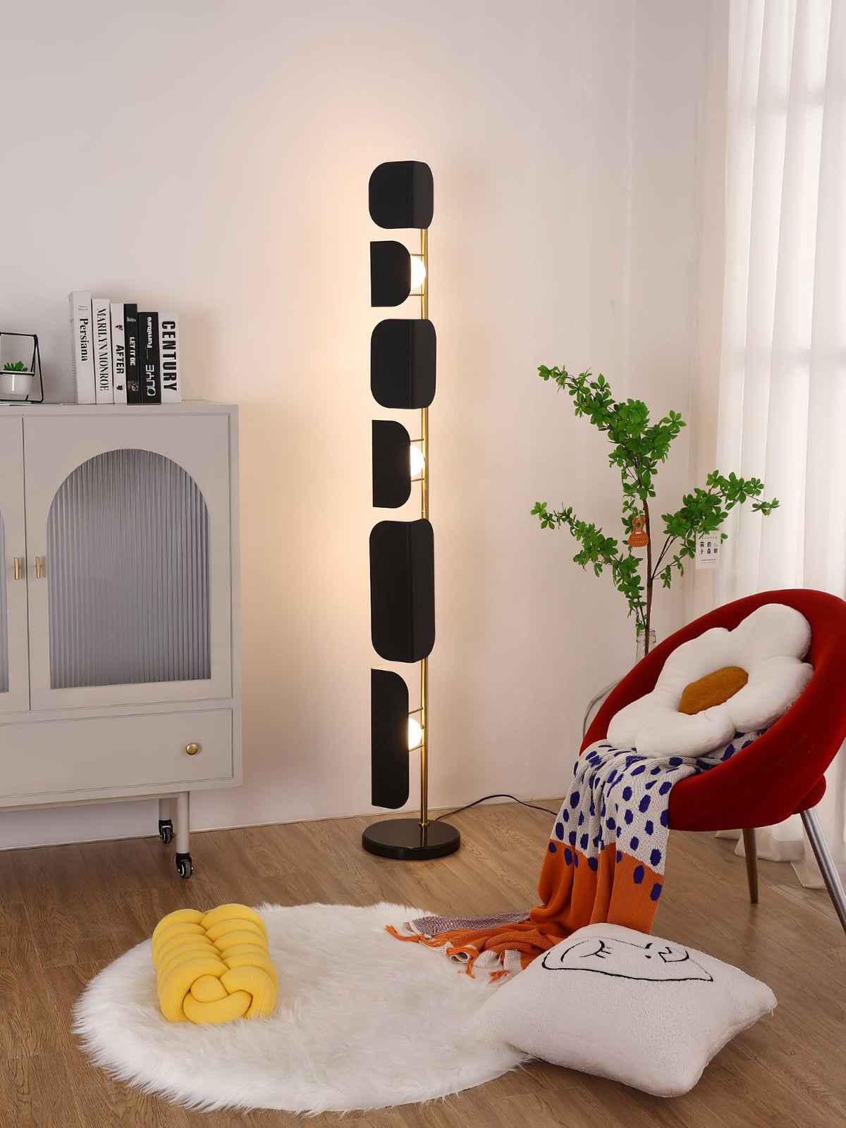 Catharil nowoczesna lampa stojąca o geometrycznym kształcie