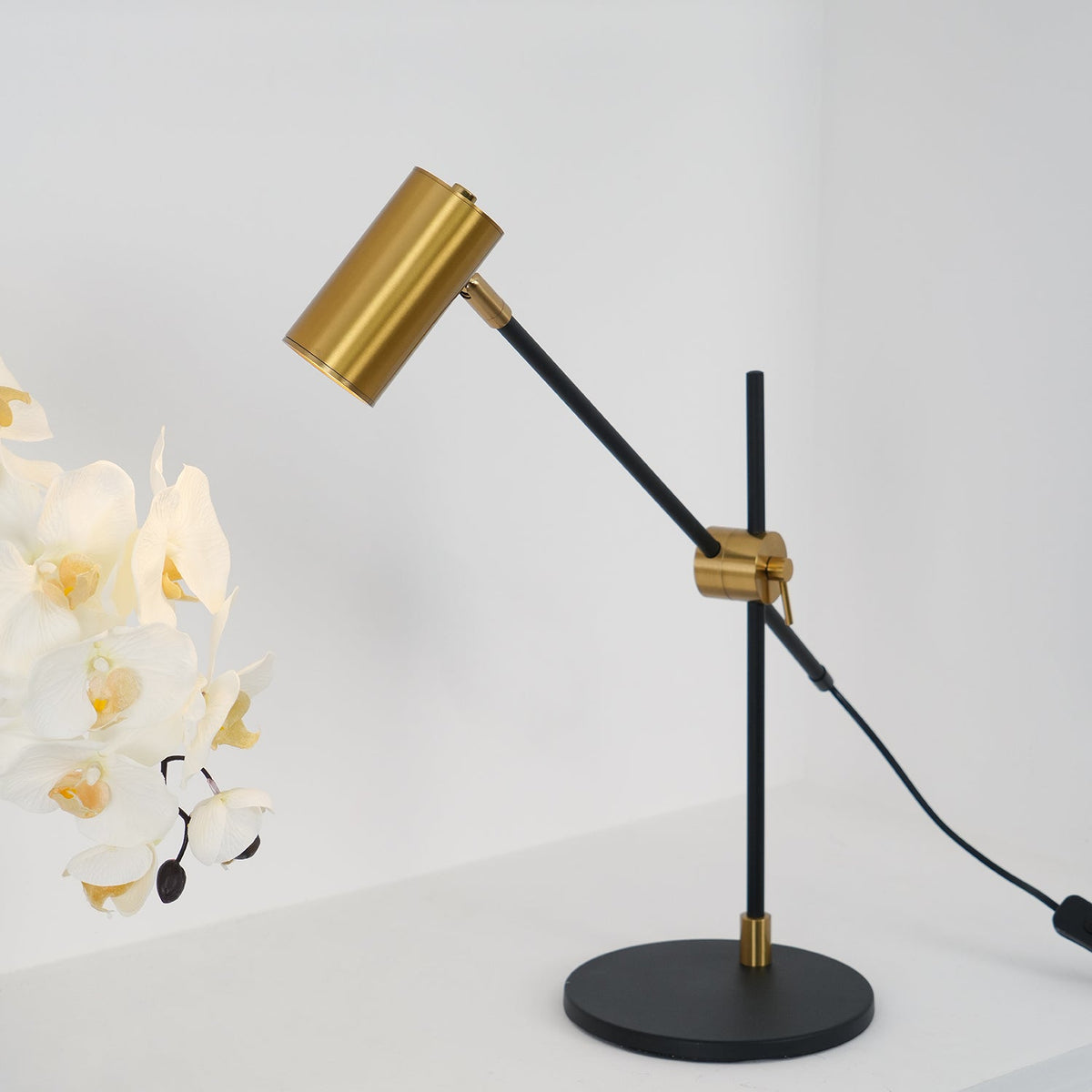 Suvior lampa stołowa