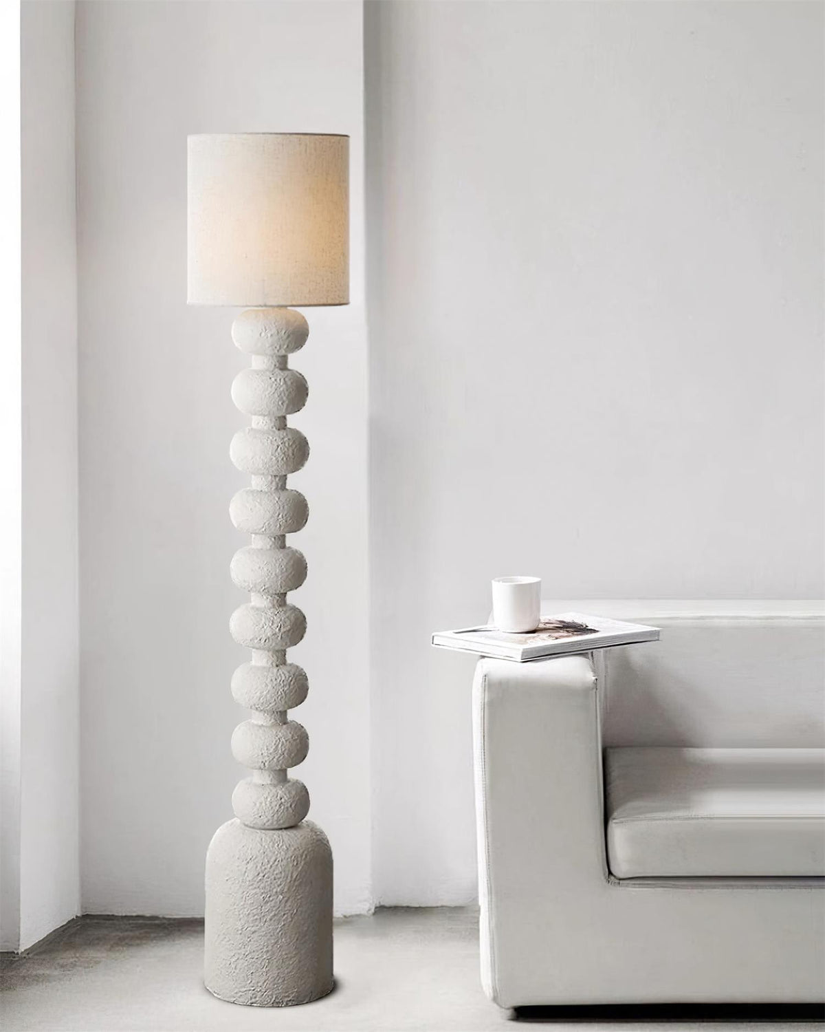 Selalelia lampa stojąca