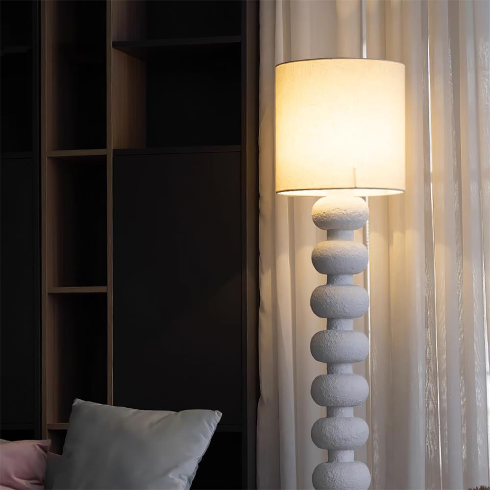 Selalelia lampa stojąca