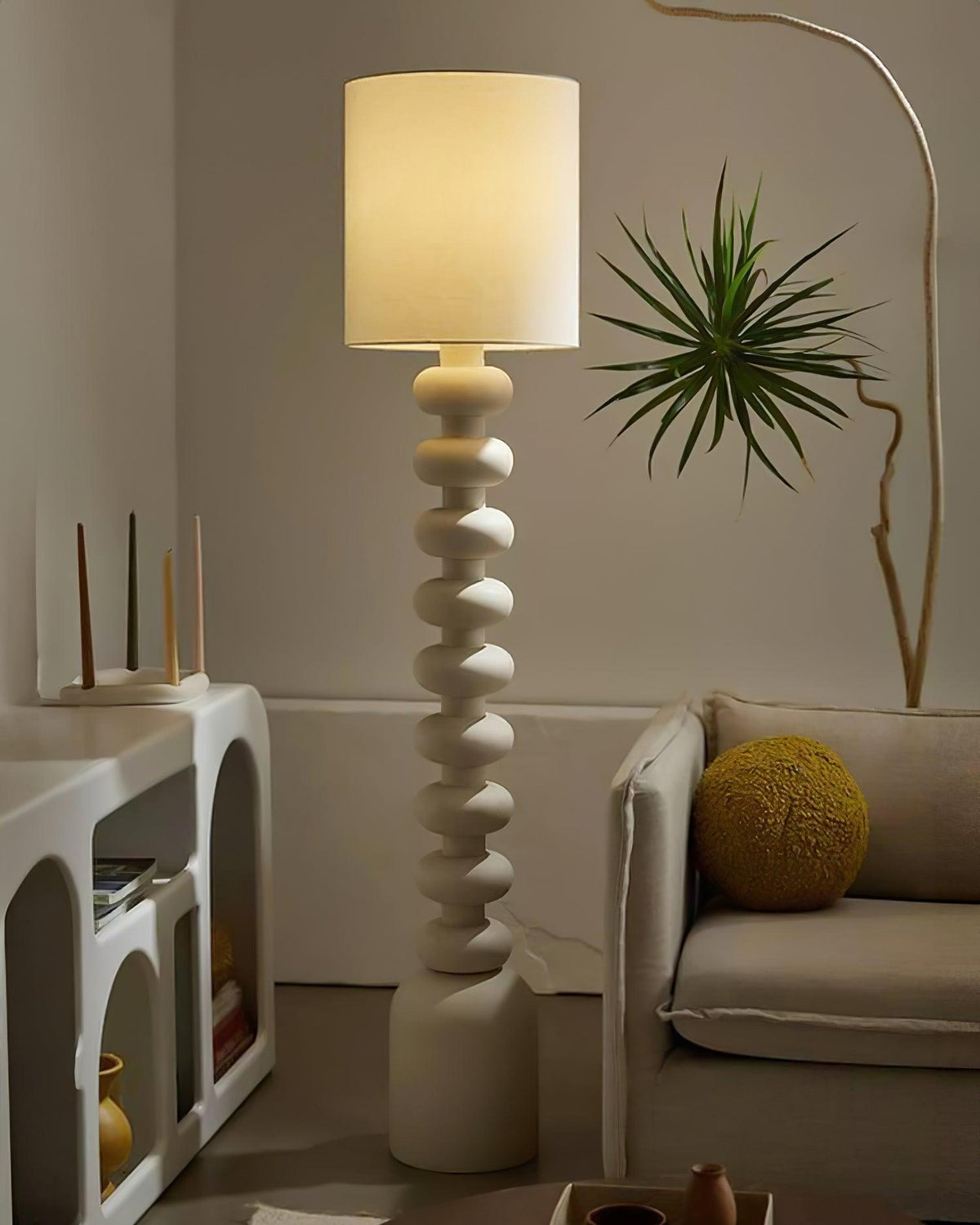 Selalelia lampa stojąca