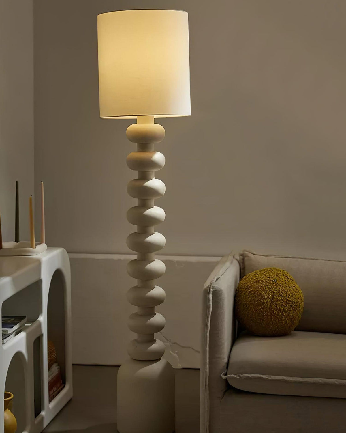 Selalelia lampa stojąca