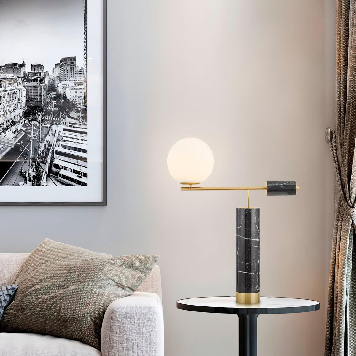 Vathayre minimalistyczna lampa stołowa z marmuru
