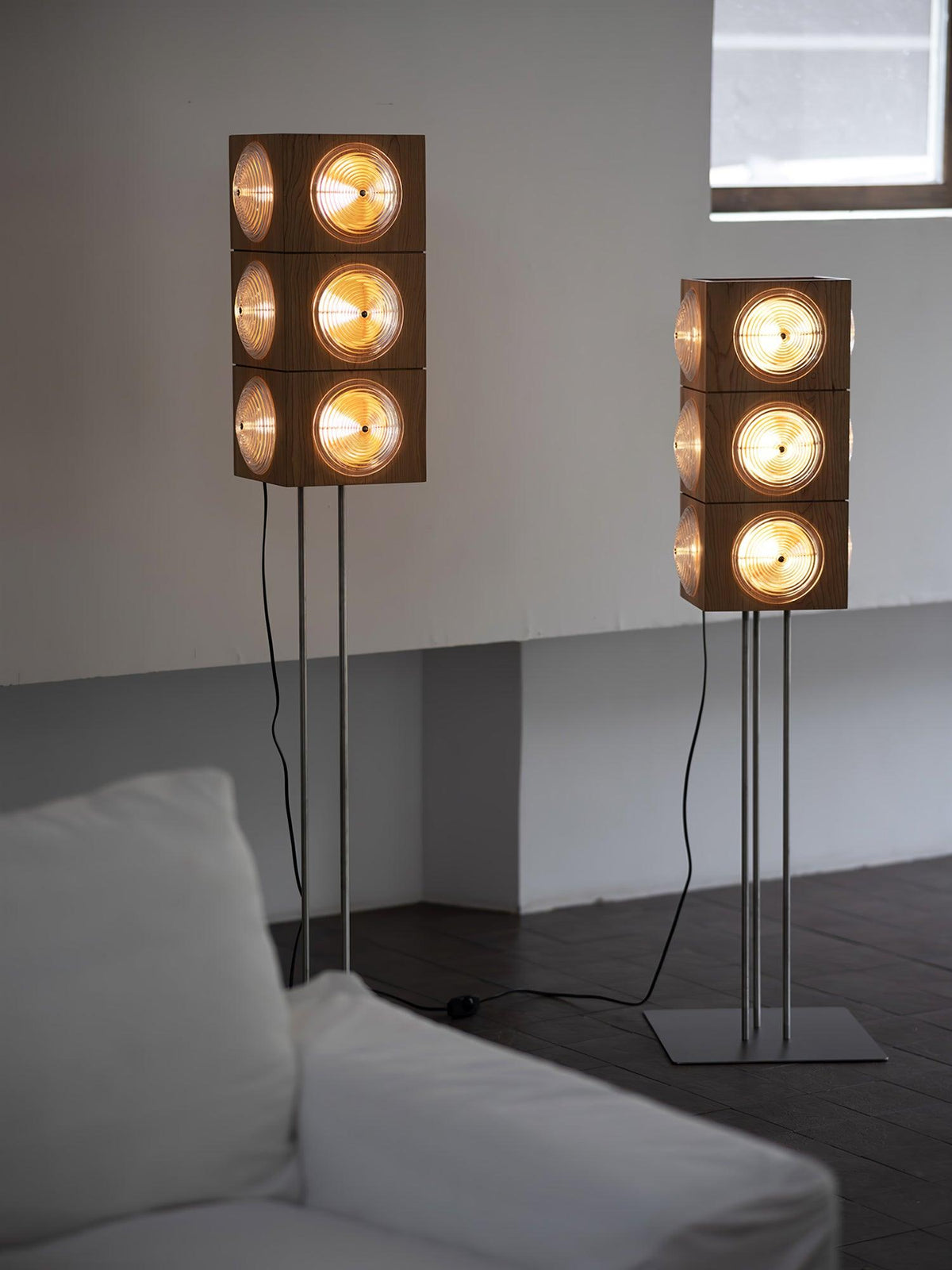 Avraearae Modułowa lampa stojąca z drewna
