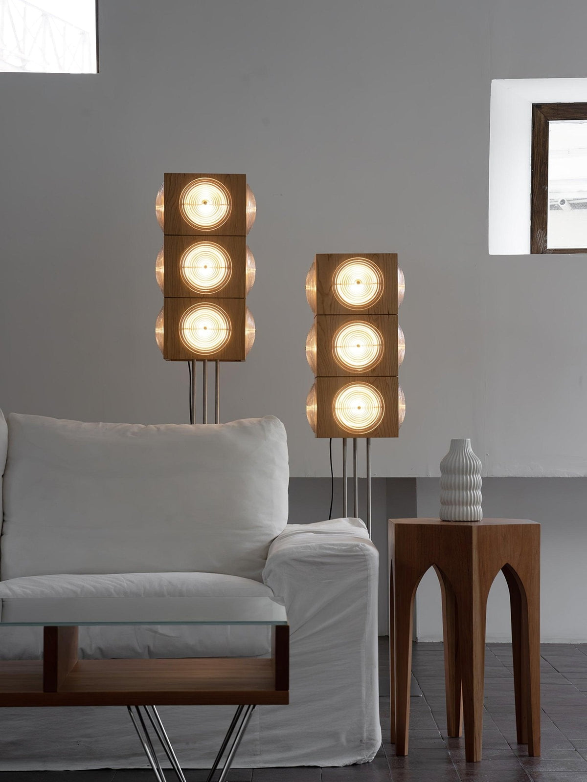 Avraearae Modułowa lampa stojąca z drewna
