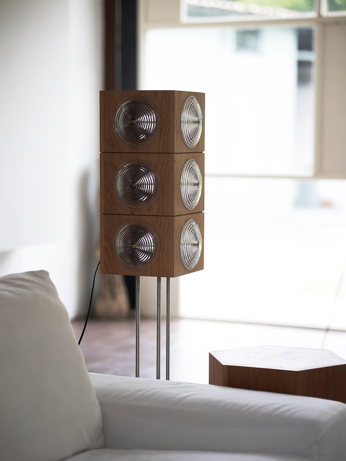 Avraearae Modułowa lampa stojąca z drewna