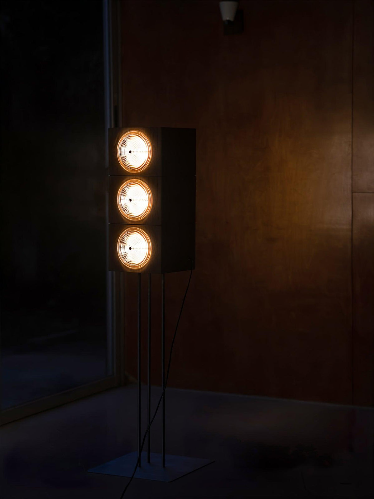 Avraearae Modułowa lampa stojąca z drewna