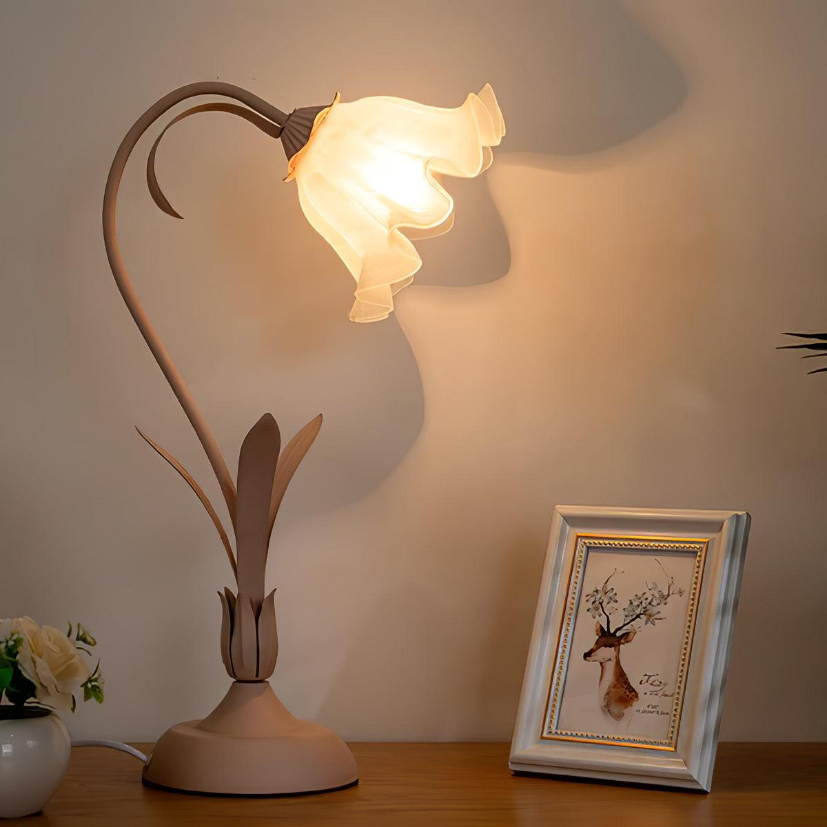 Zorien lampa stołowa z akrylowym wzorem kwiatowym