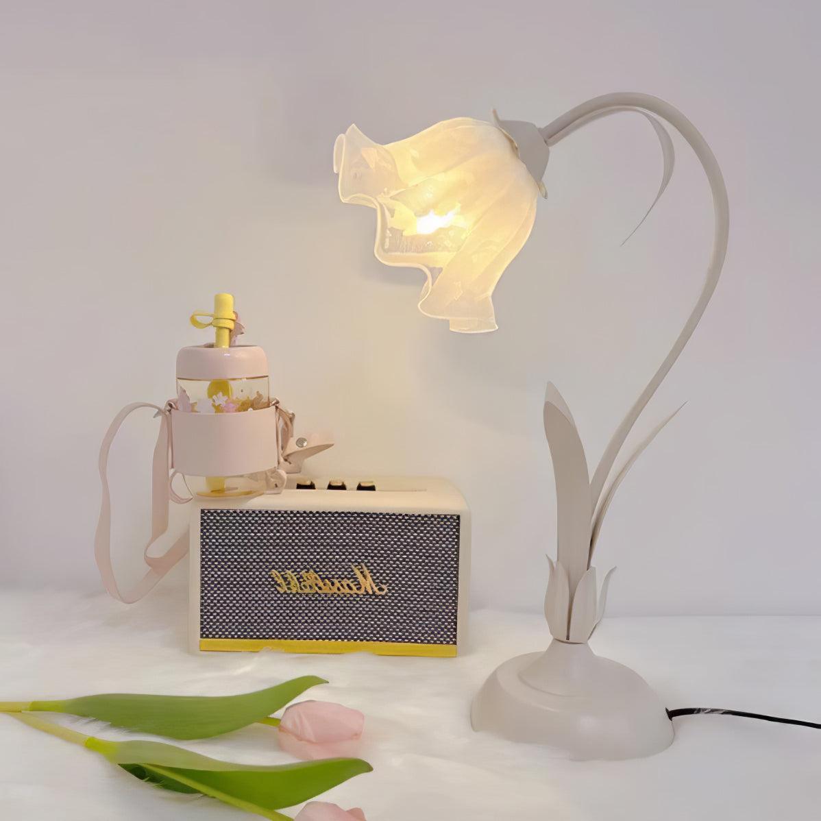 Zorien lampa stołowa z akrylowym wzorem kwiatowym