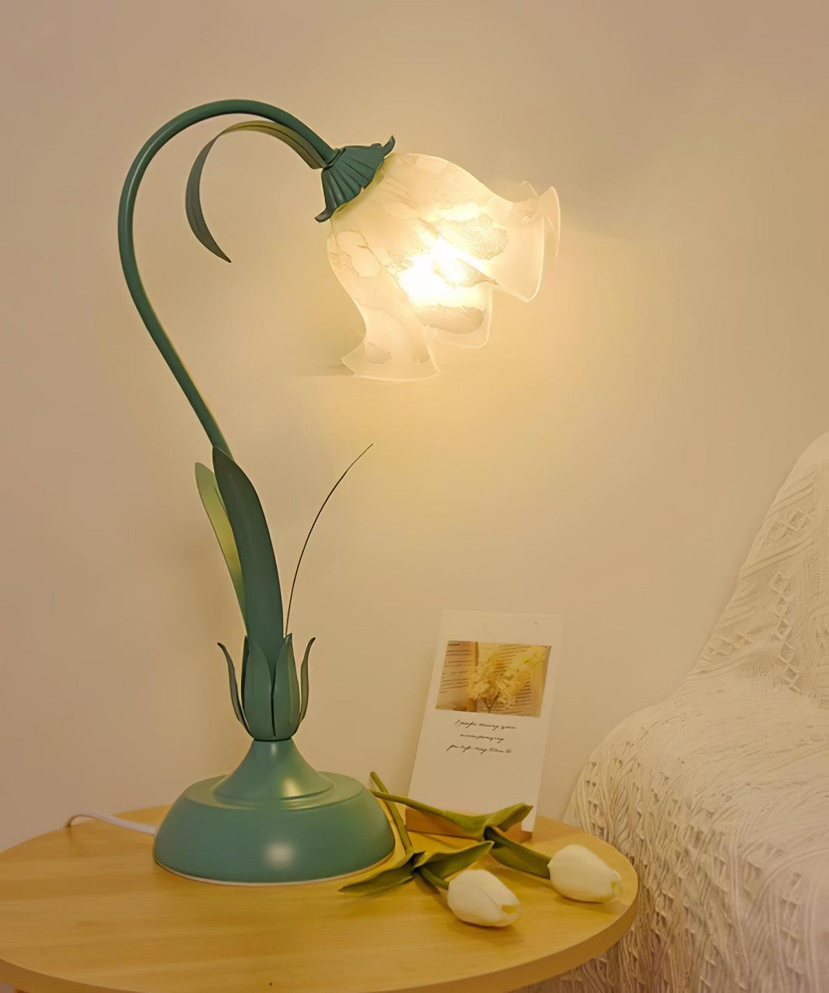 Zorien lampa stołowa z akrylowym wzorem kwiatowym