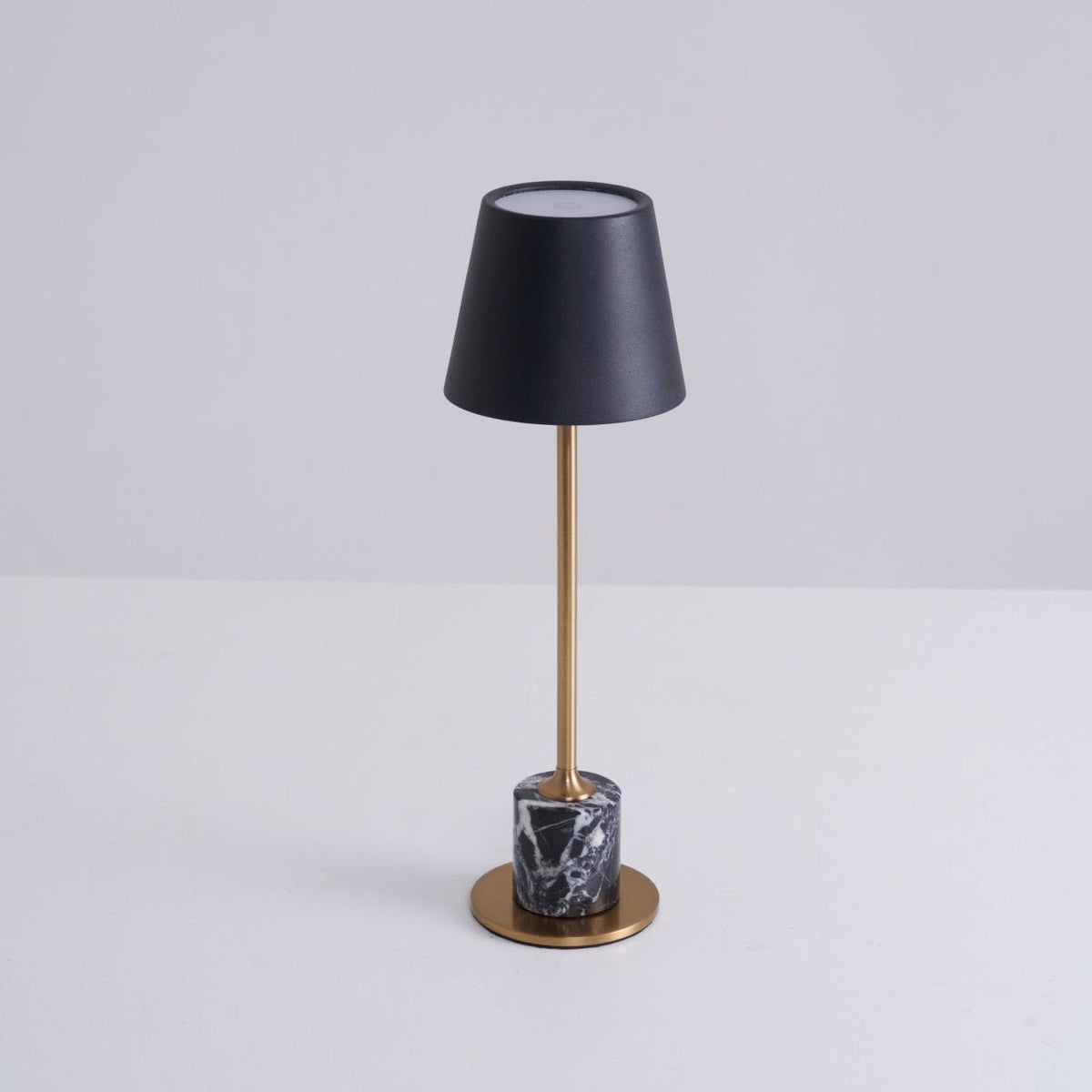 Lampa stołowa Penny minimalistyczna
