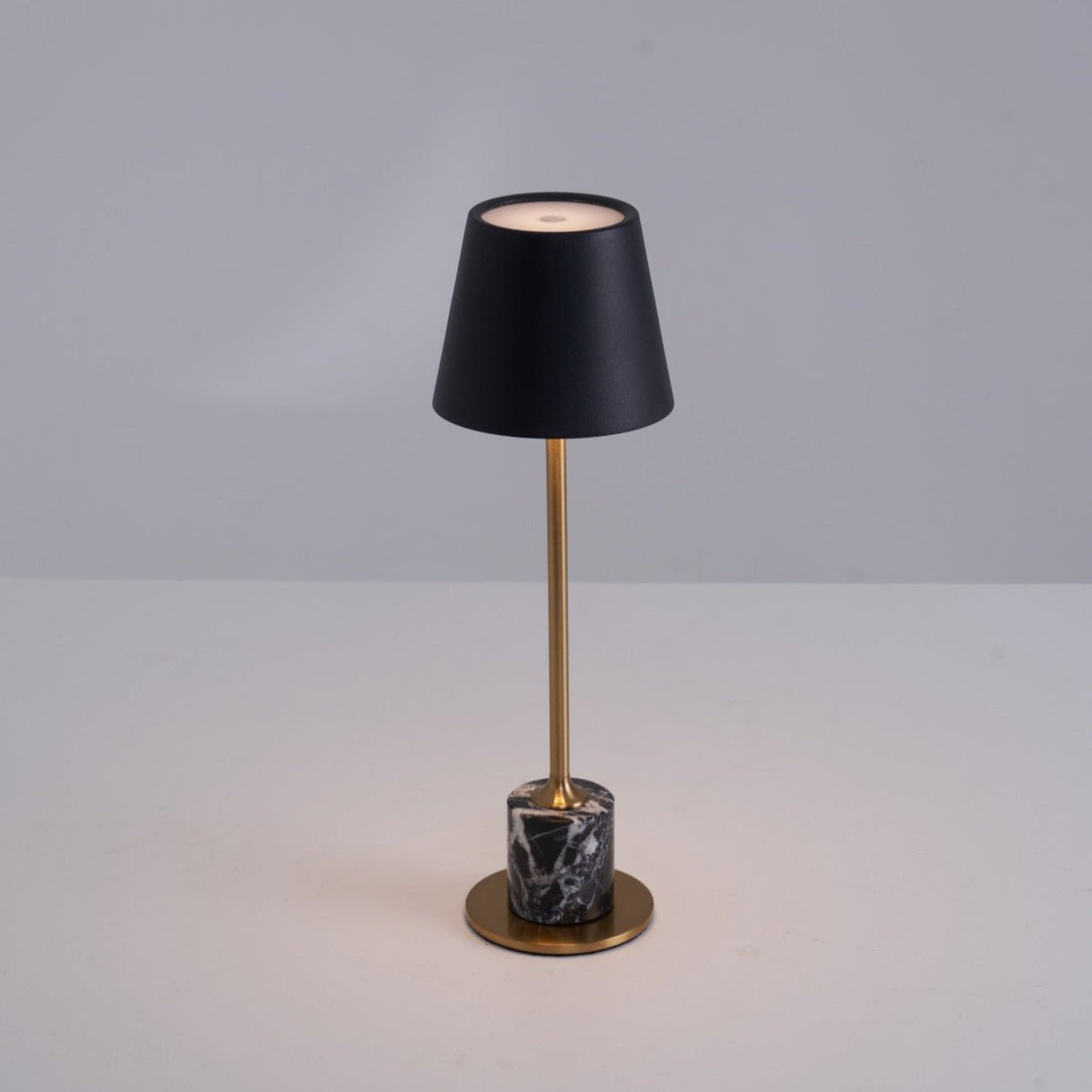 Lampa stołowa Penny minimalistyczna