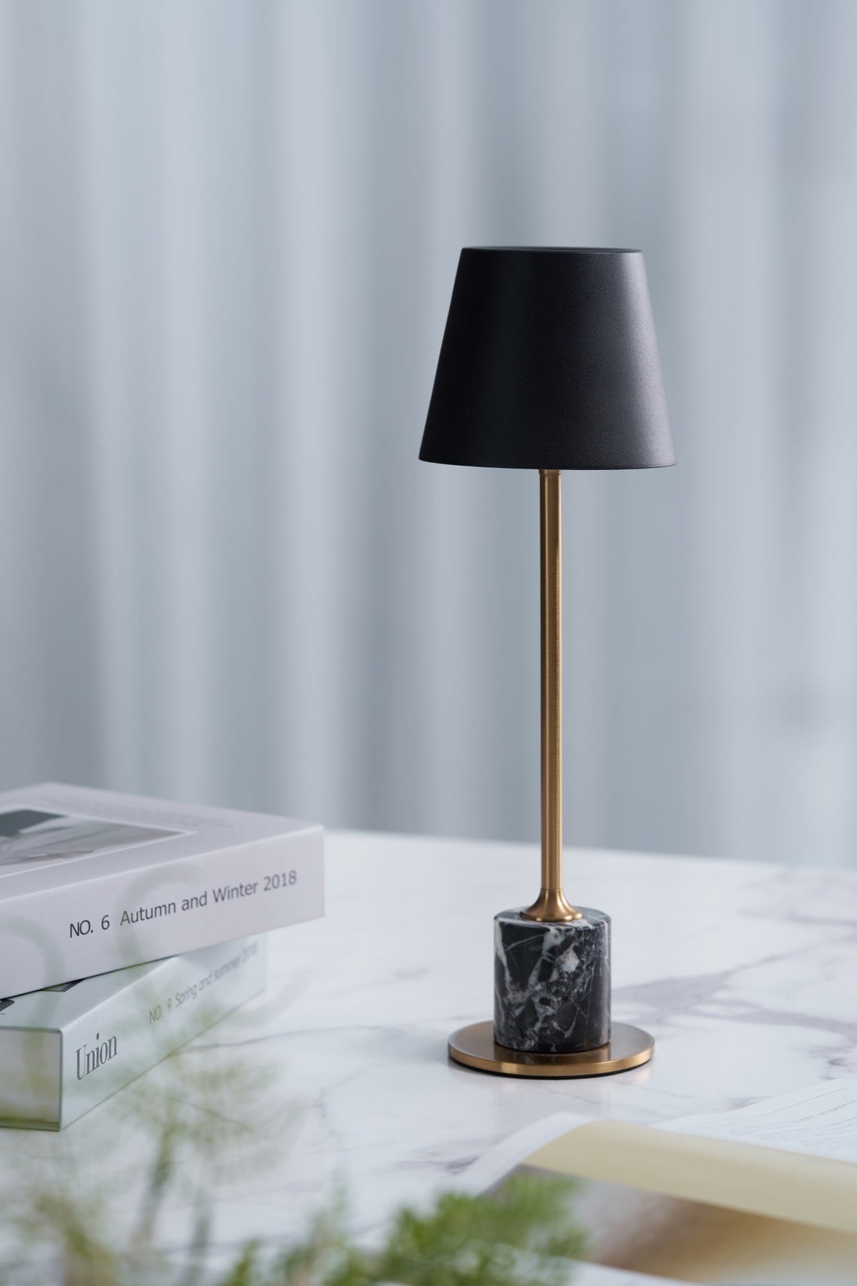 Lampa stołowa Penny minimalistyczna