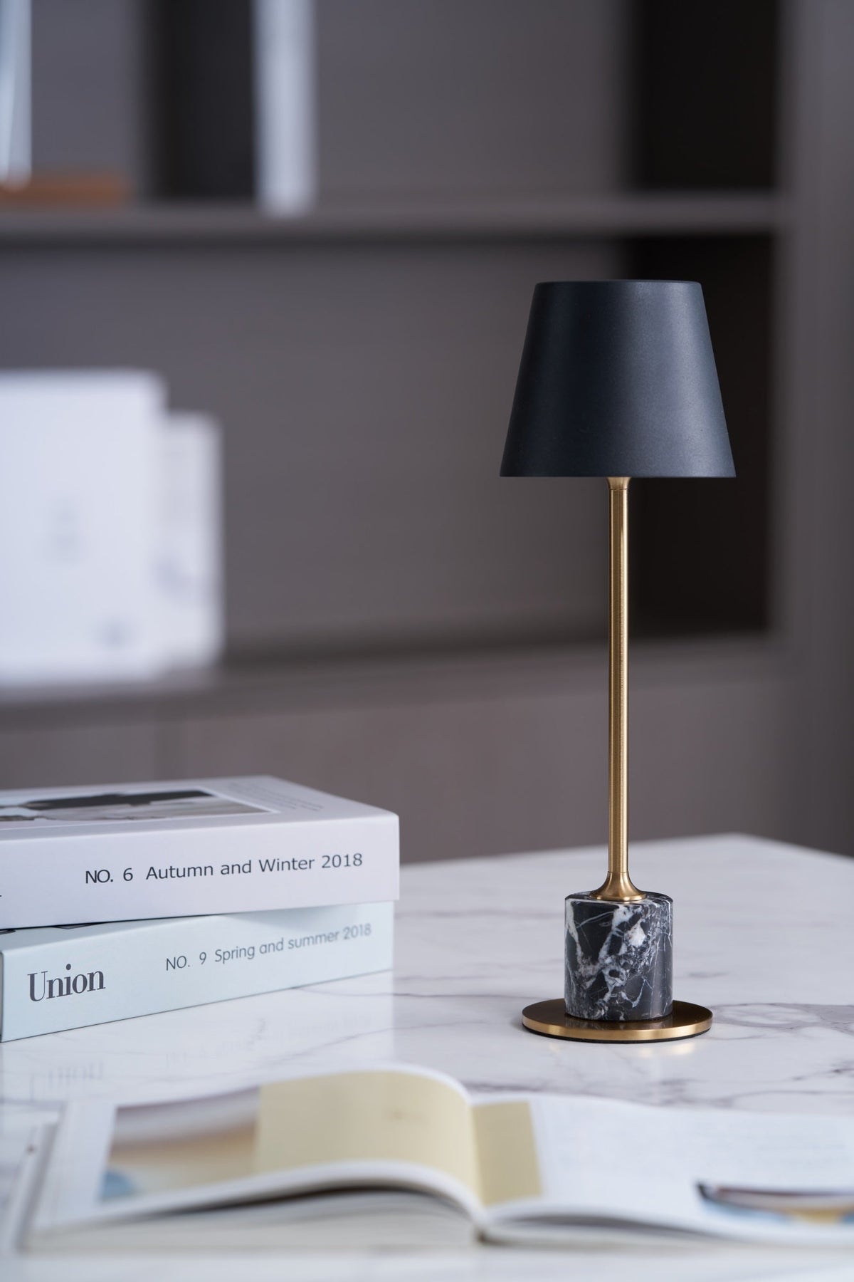 Lampa stołowa Penny minimalistyczna