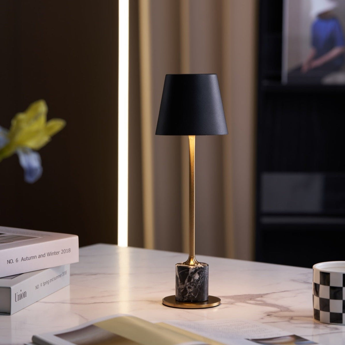 Lampa stołowa Penny minimalistyczna