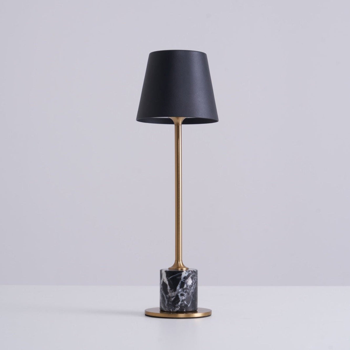 Lampa stołowa Penny minimalistyczna