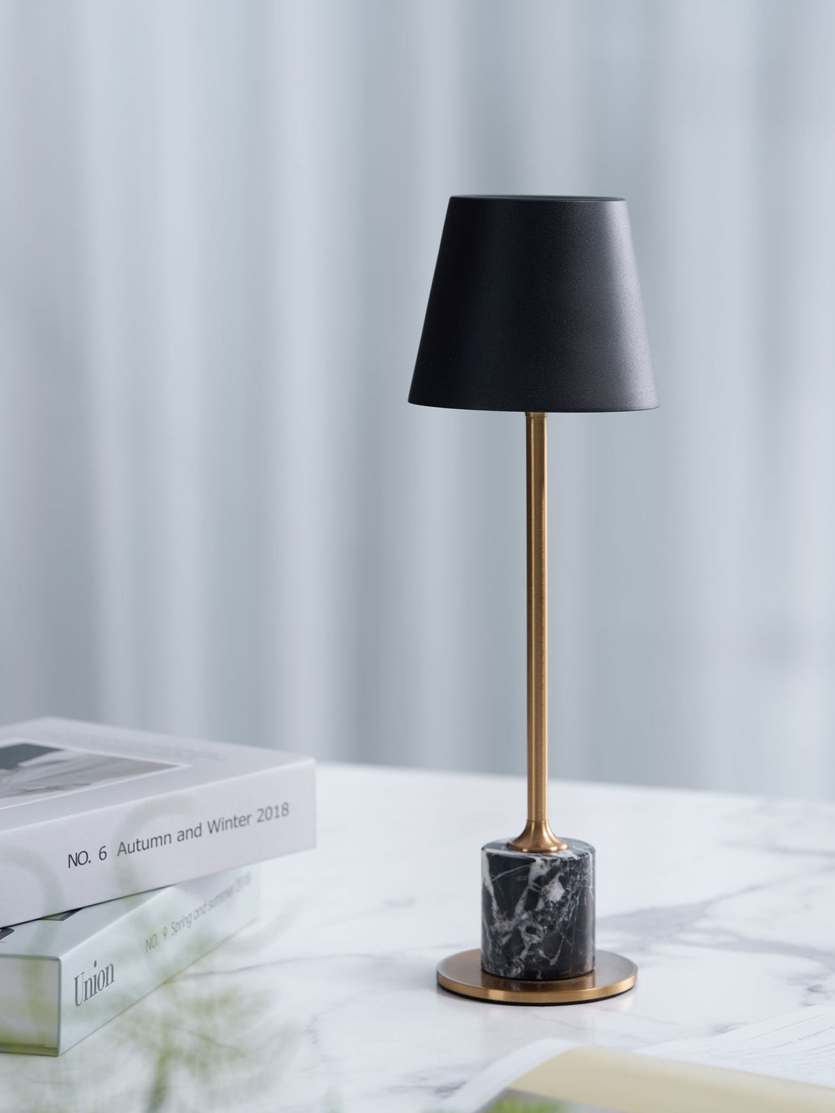 Lampa stołowa Penny minimalistyczna