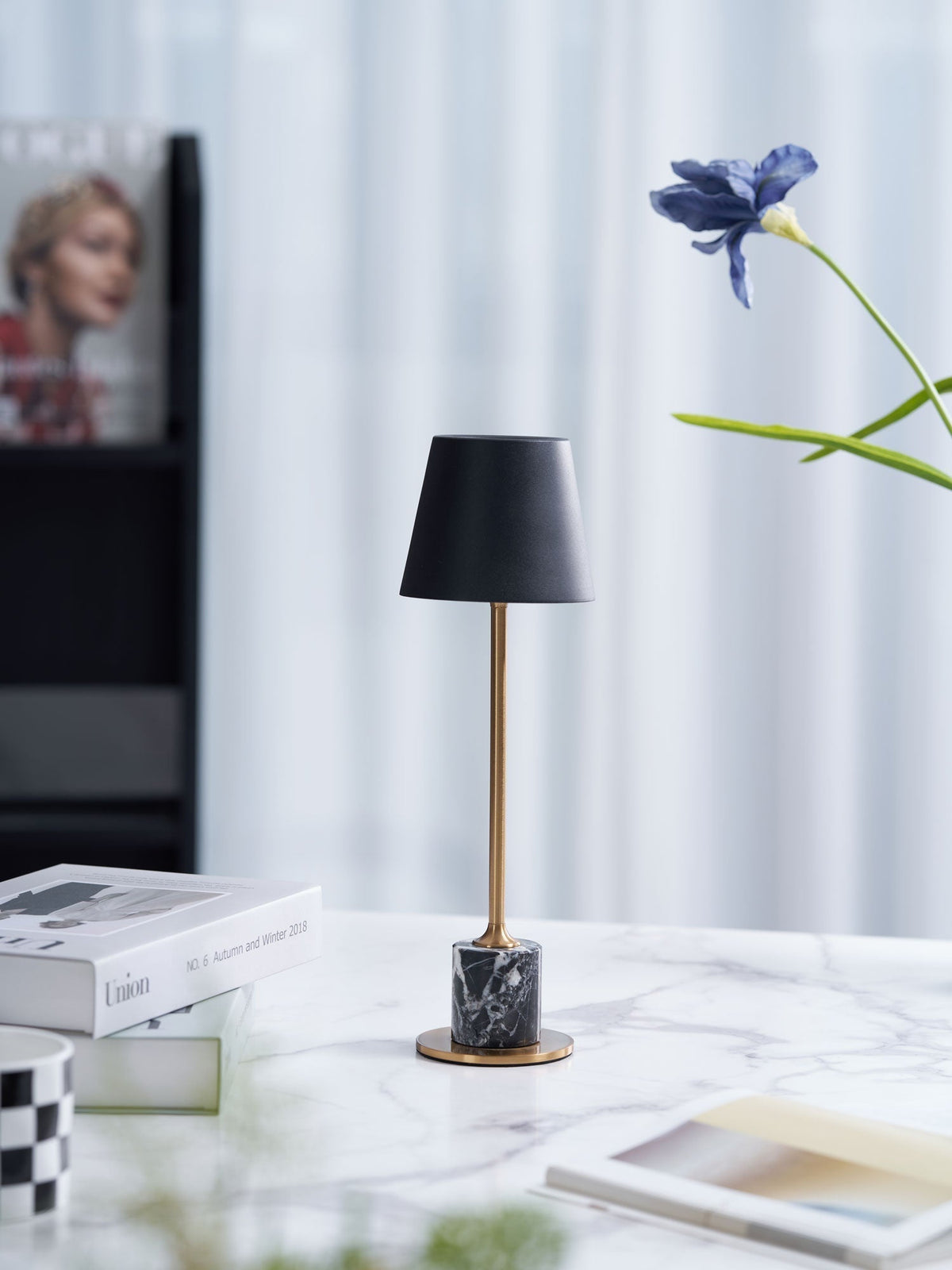 Lampa stołowa Penny minimalistyczna