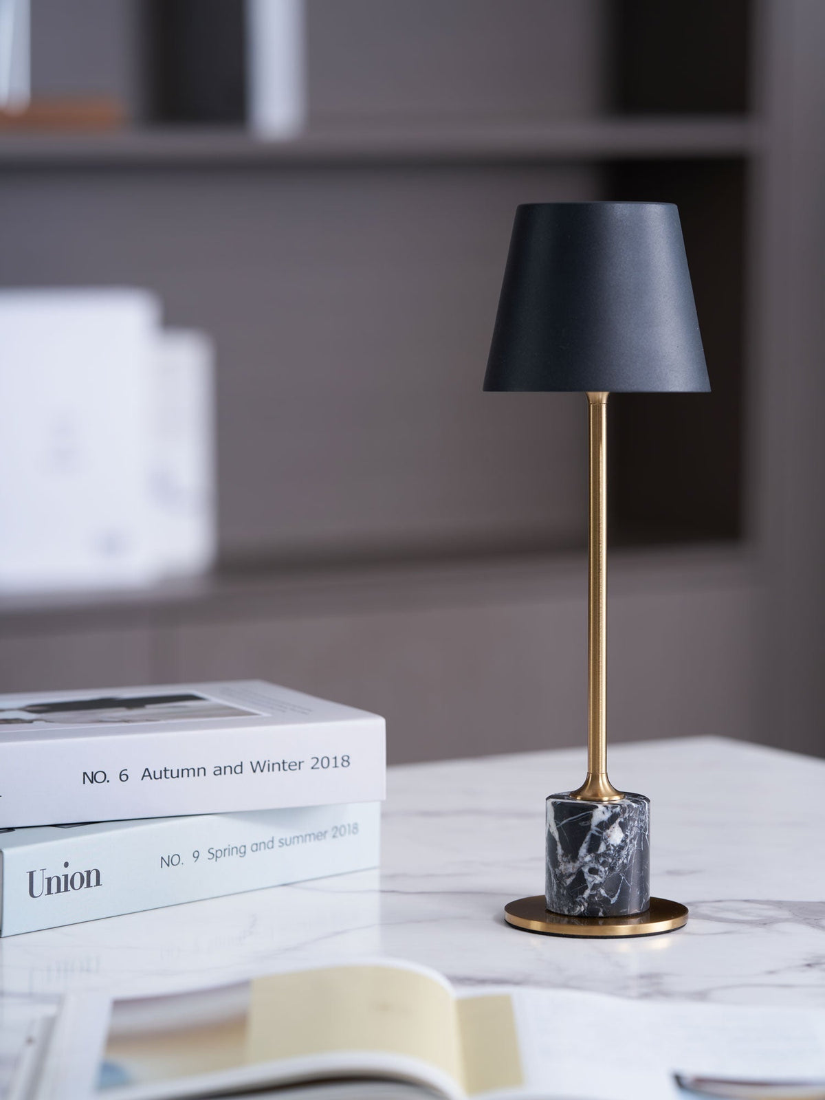 Lampa stołowa Penny minimalistyczna