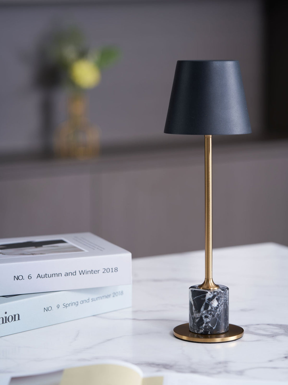 Lampa stołowa Penny minimalistyczna