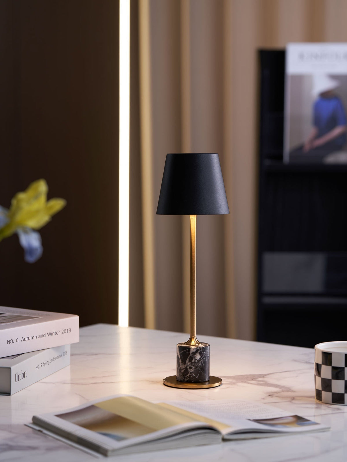 Lampa stołowa Penny minimalistyczna