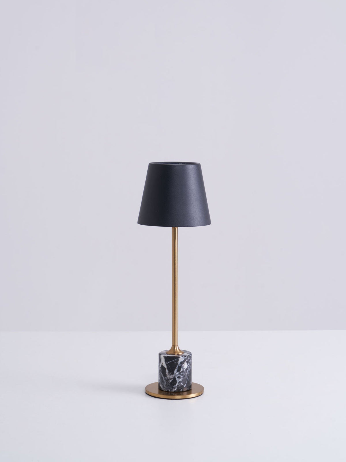 Lampa stołowa Penny minimalistyczna