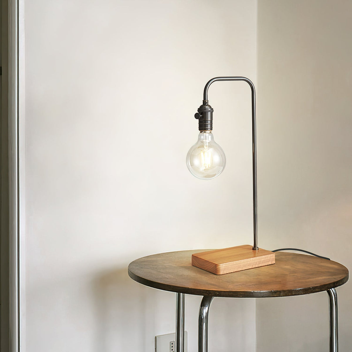 Edy lampa stołowa