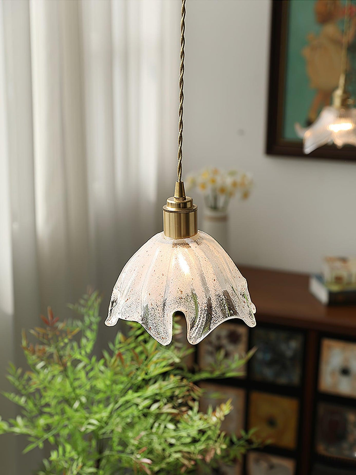 Deveny lampa wisząca mosiądz falowane szkło lotos vintage