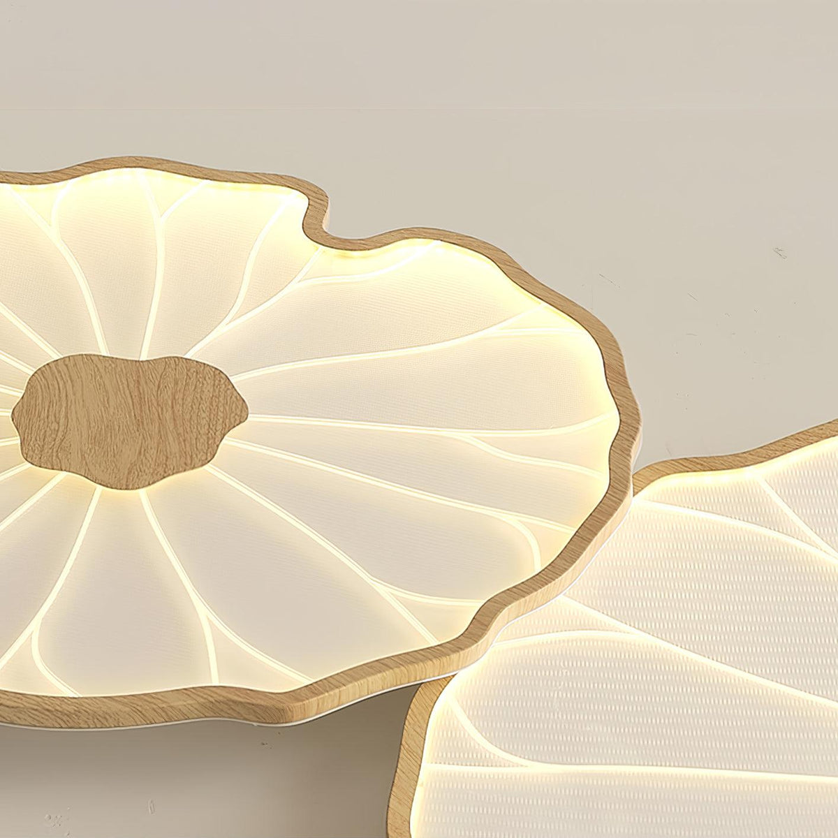 Lampa sufitowa Solara Lotus Leaf ze szkła w wykończeniu drewnianym