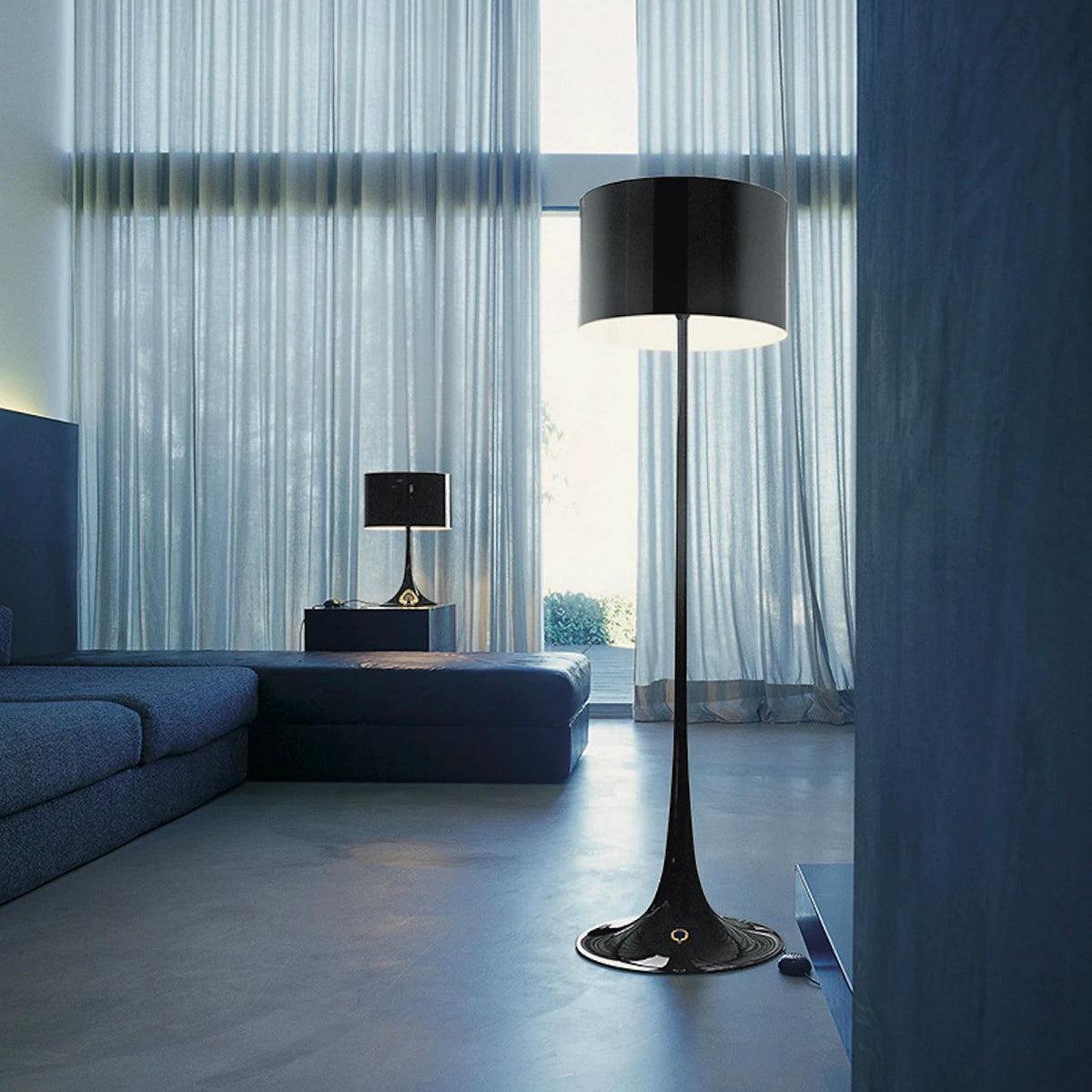 Riveette lampa stojąca