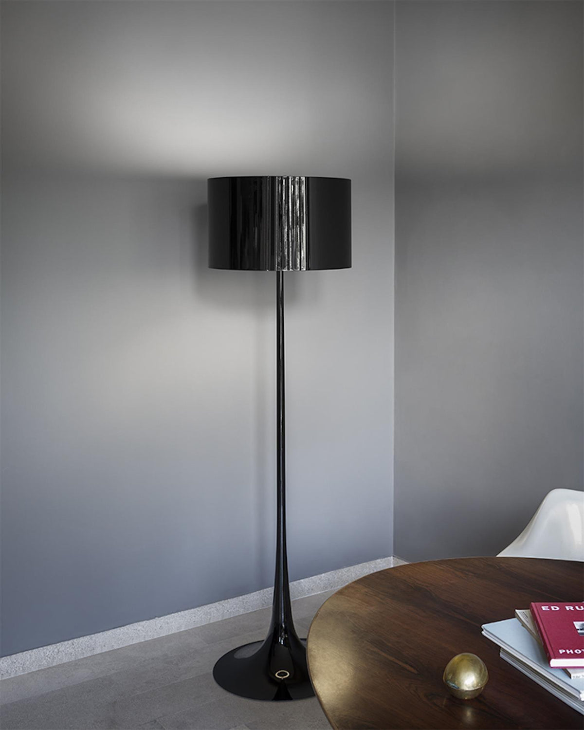 Riveette lampa stojąca