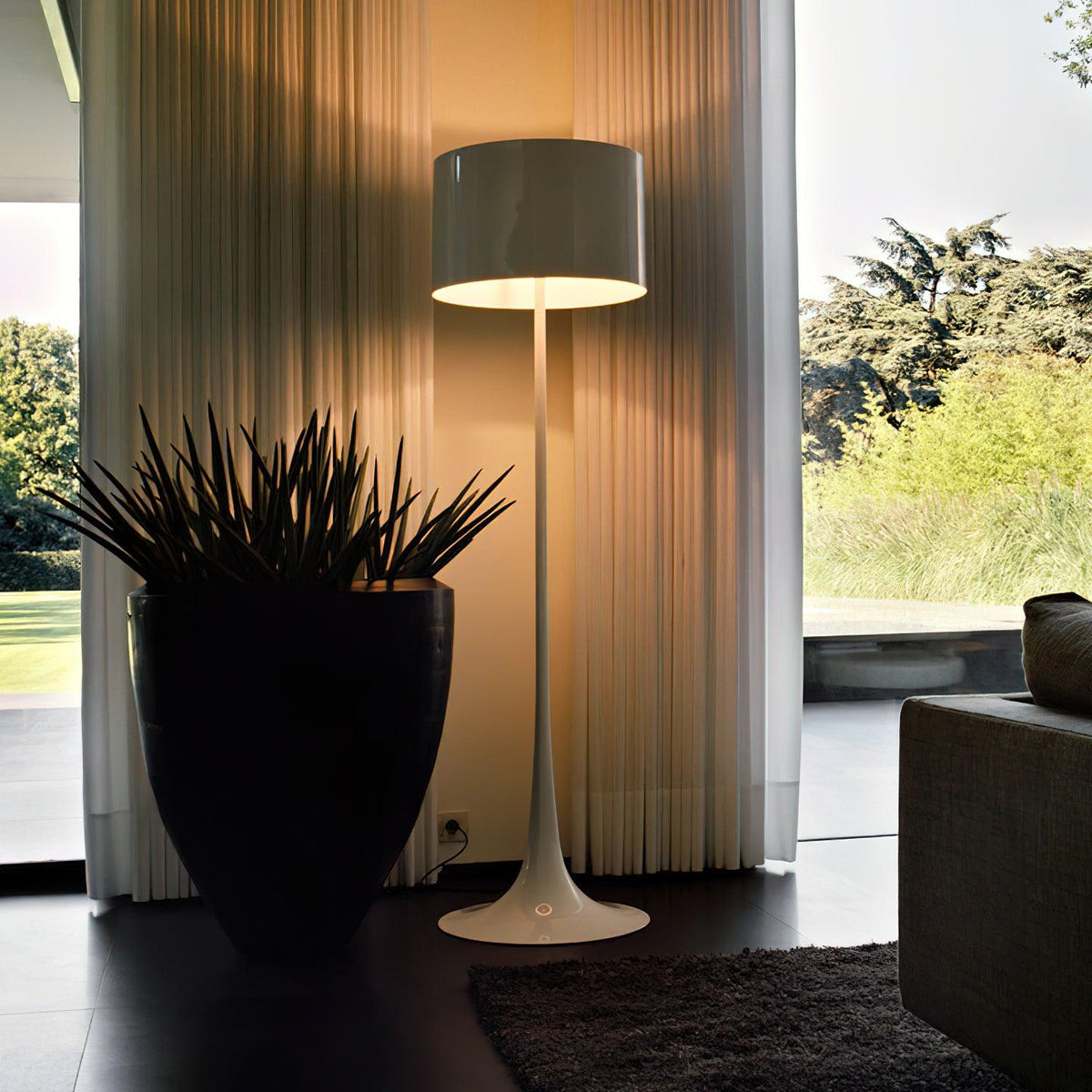 Riveette lampa stojąca