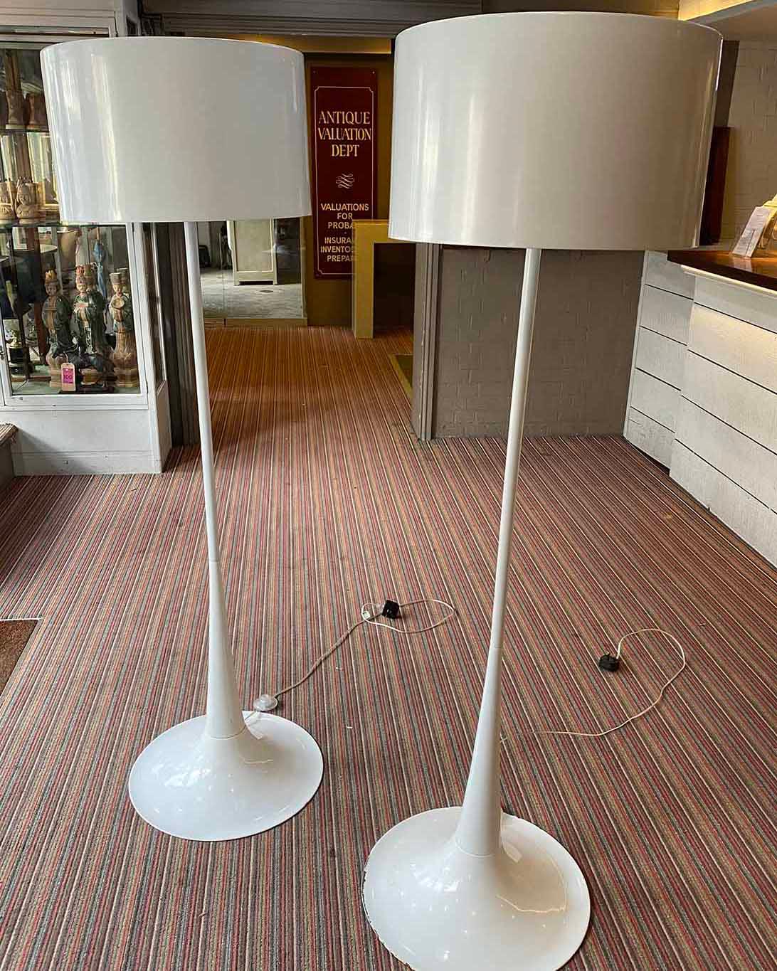 Riveette lampa stojąca