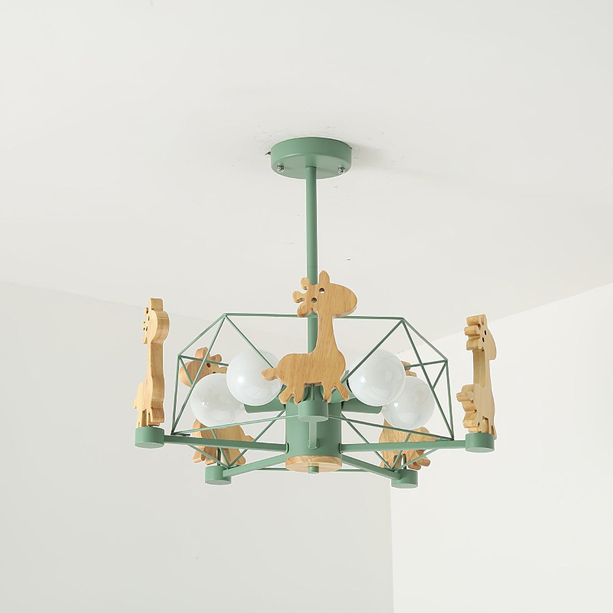 Rinelian żyrandol Lovely Deer Wooden w kolorze zielonym i naturalnym drewnie