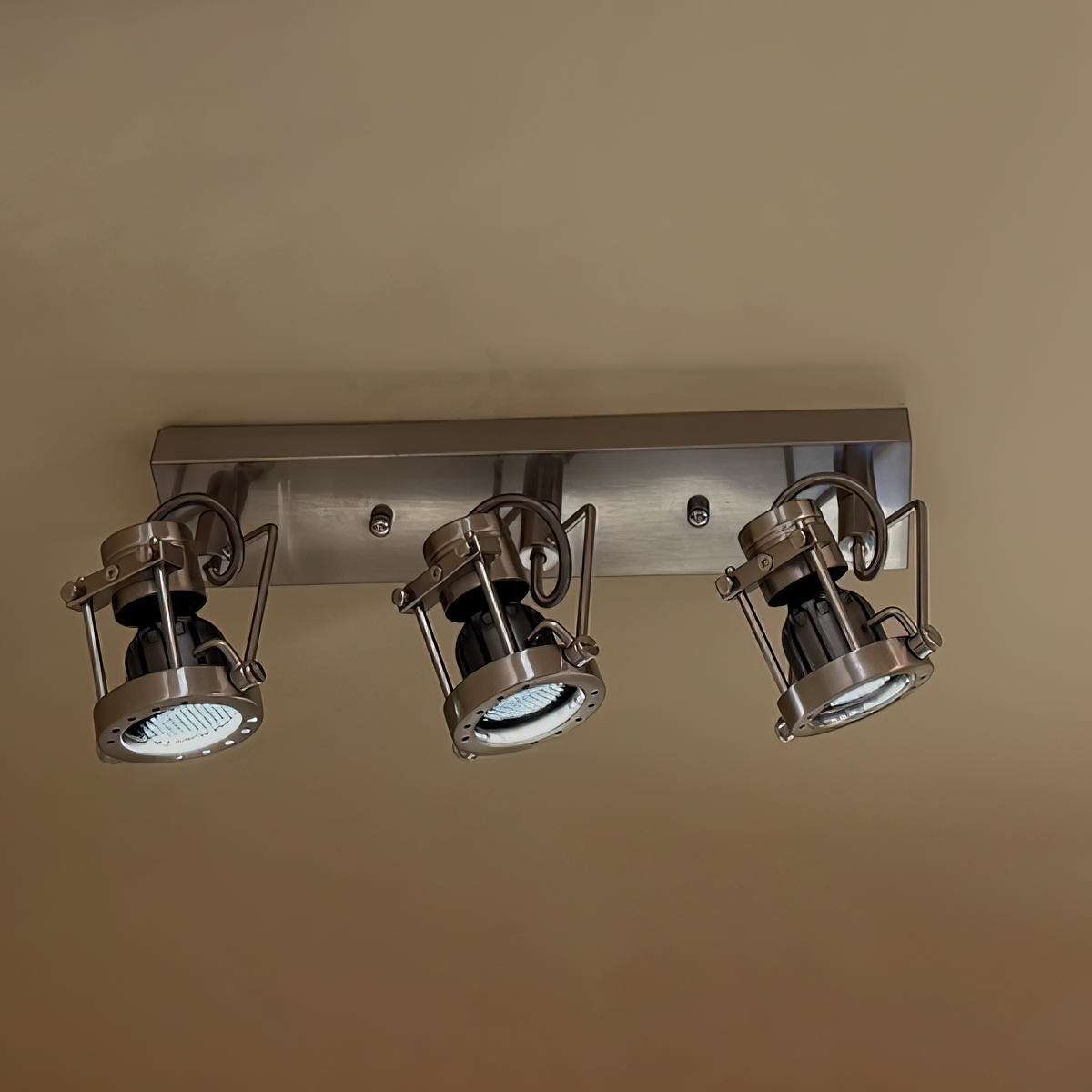 Caldor liniowa lampa sufitowa z punktami świetlnymi