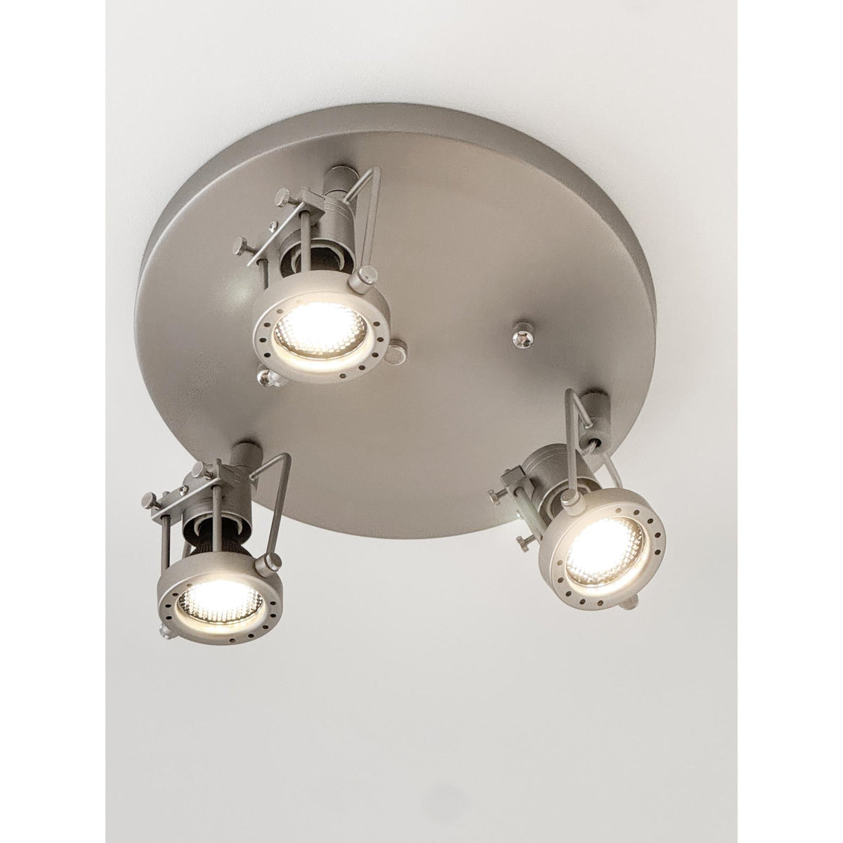 Caldor liniowa lampa sufitowa z punktami świetlnymi