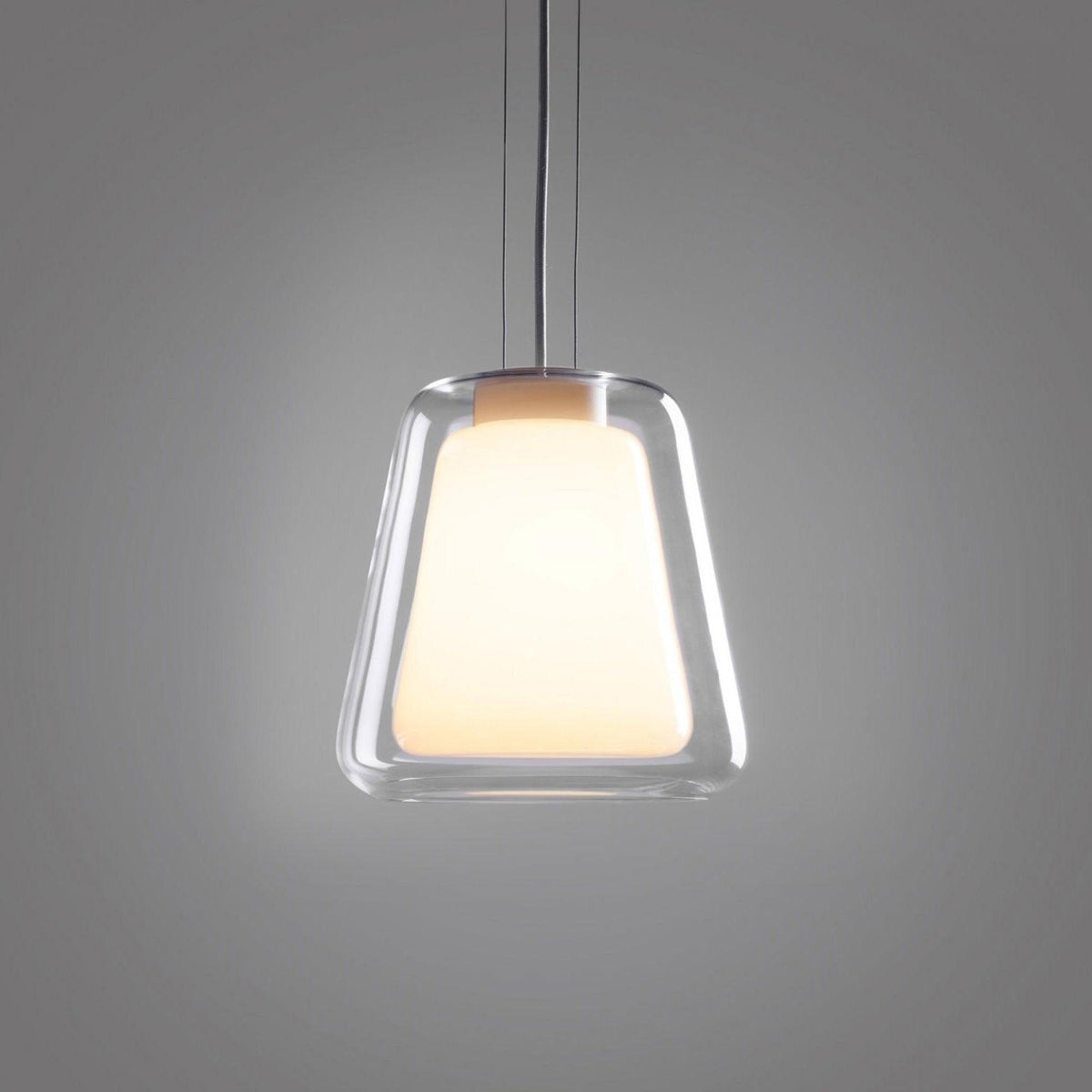 Ate złota lampa wisząca w stylu nowoczesnym