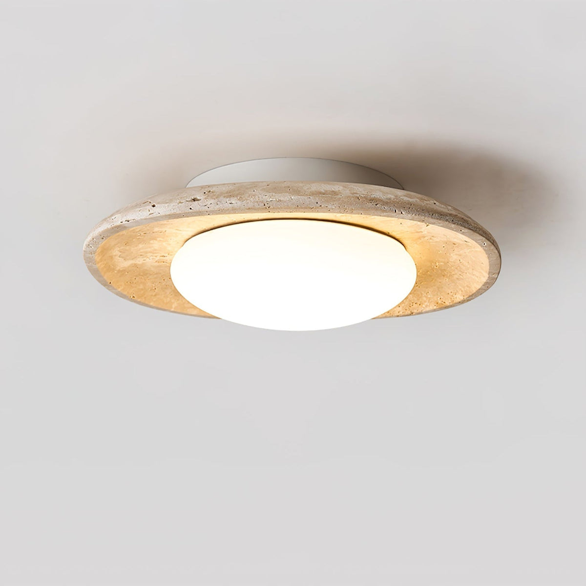Serinora lampa sufitowa w travertynie