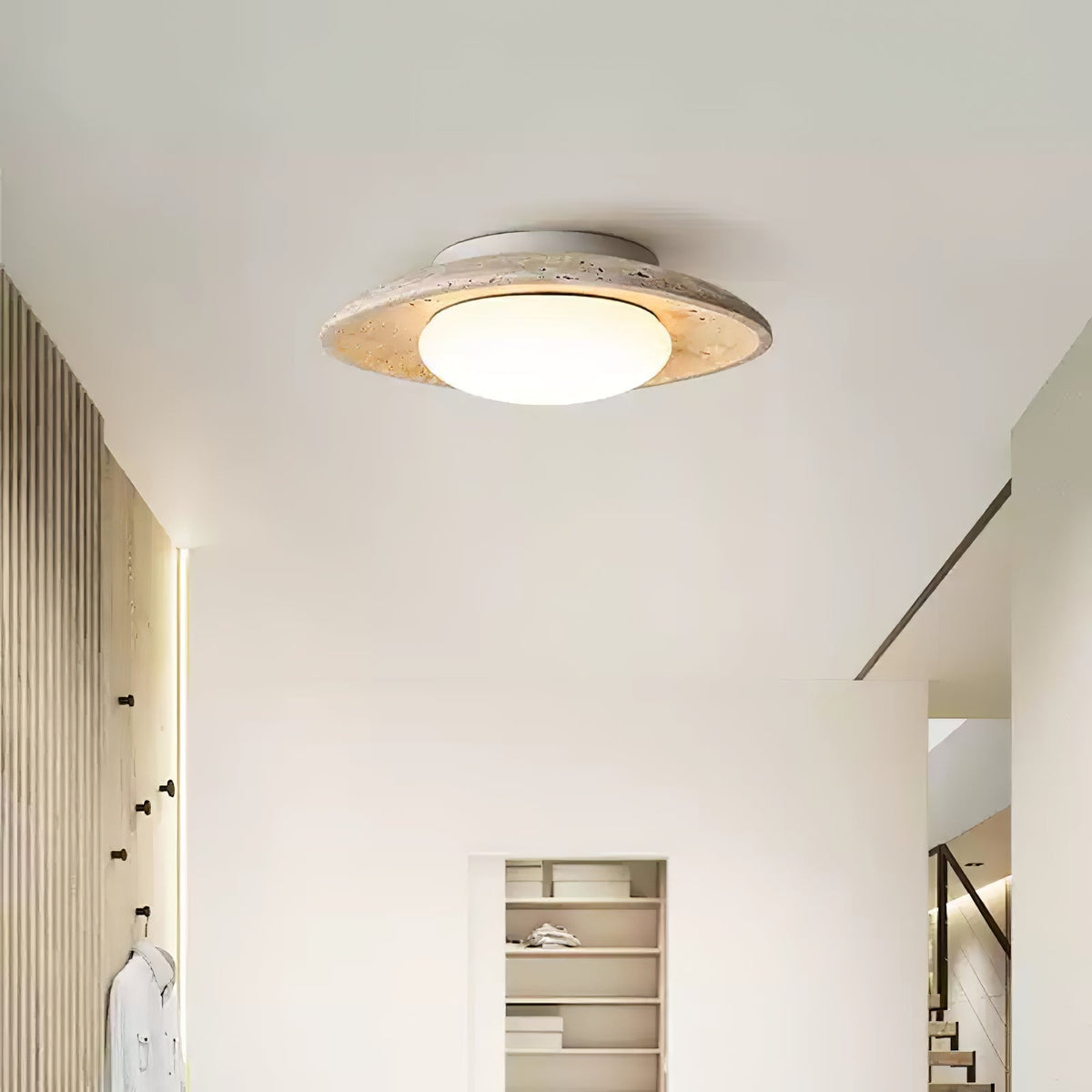 Serinora lampa sufitowa w travertynie