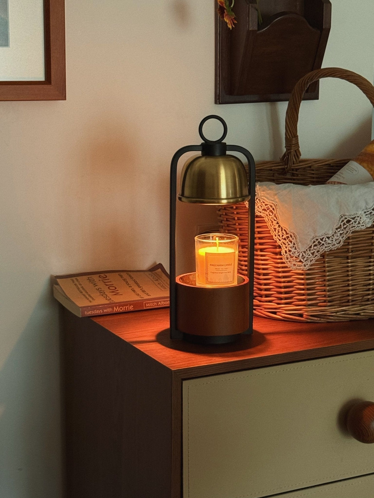Lampa stołowa Rosa z drewna orzechowego