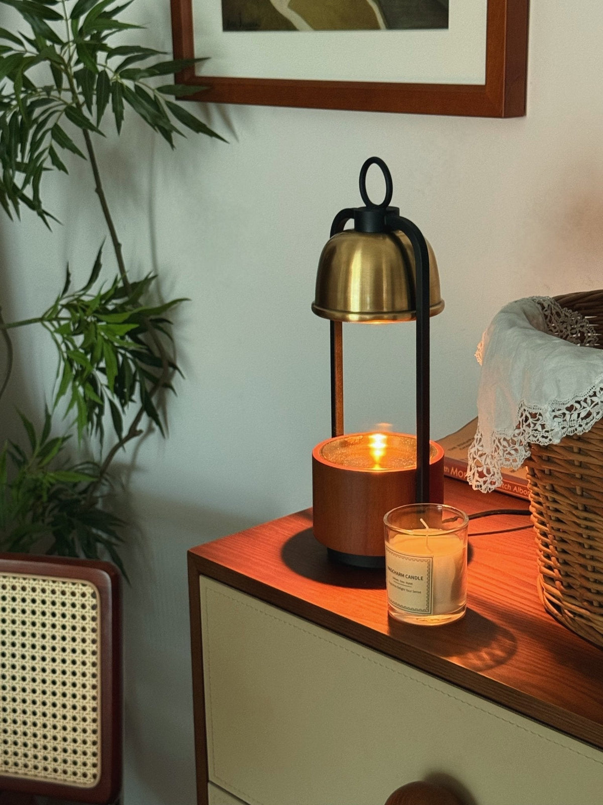 Lampa stołowa Rosa z drewna orzechowego
